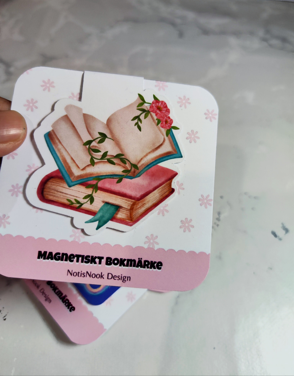 Magnetiskt bokmärke – Blommig bok